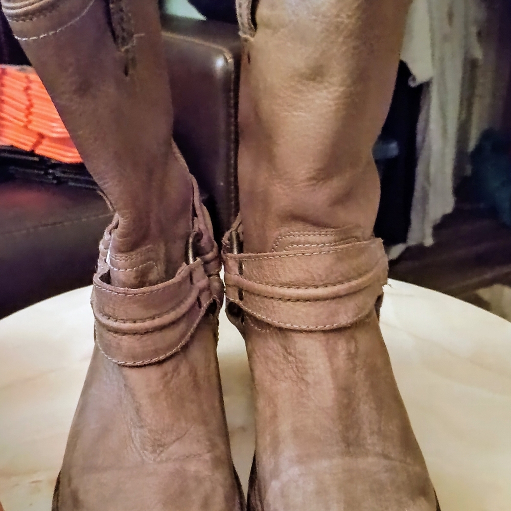 Frye Brand Boots , Leather, "Carmen" Grayish , Tan, Boots! - Picture 6 of 14
